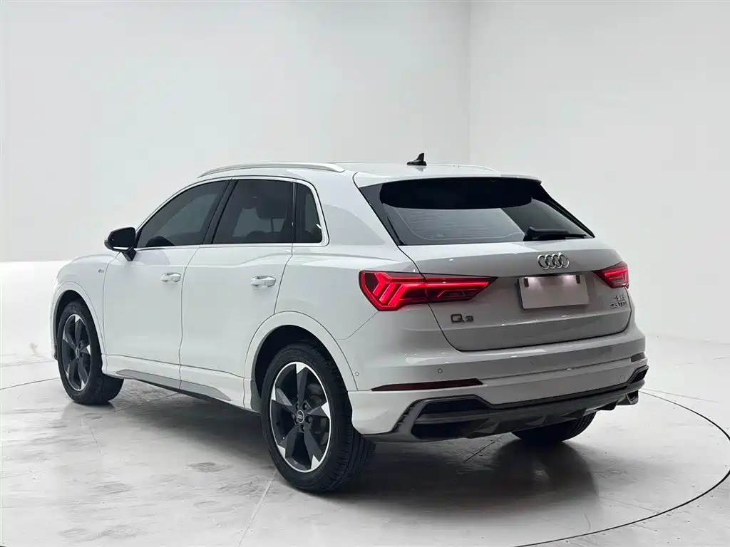 Audi Q3 2022 — фото 4