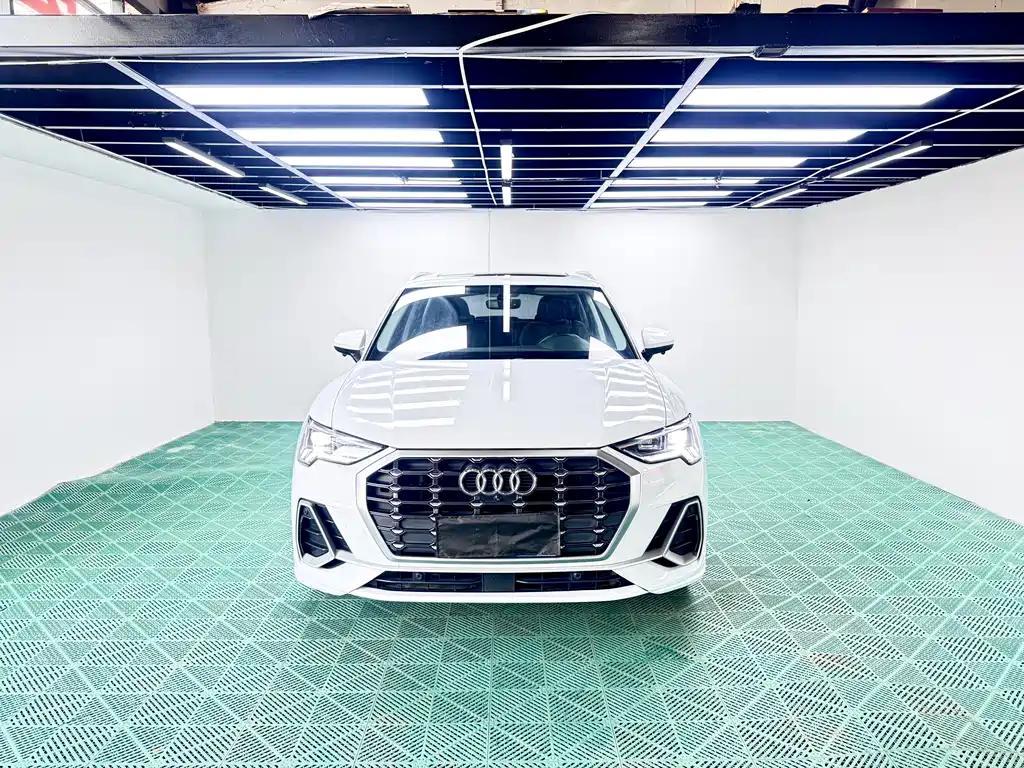 Audi Q3 2022 — фото 2