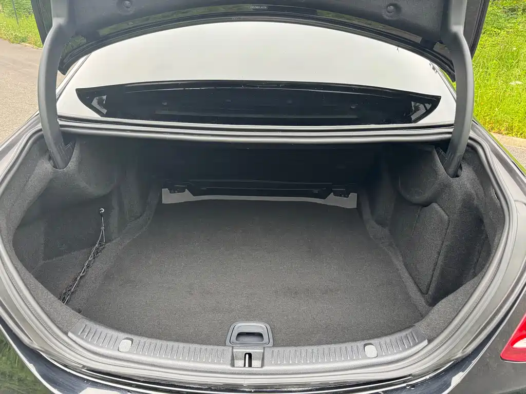 Mercedes-Benz E-Class 2020 — фото 16