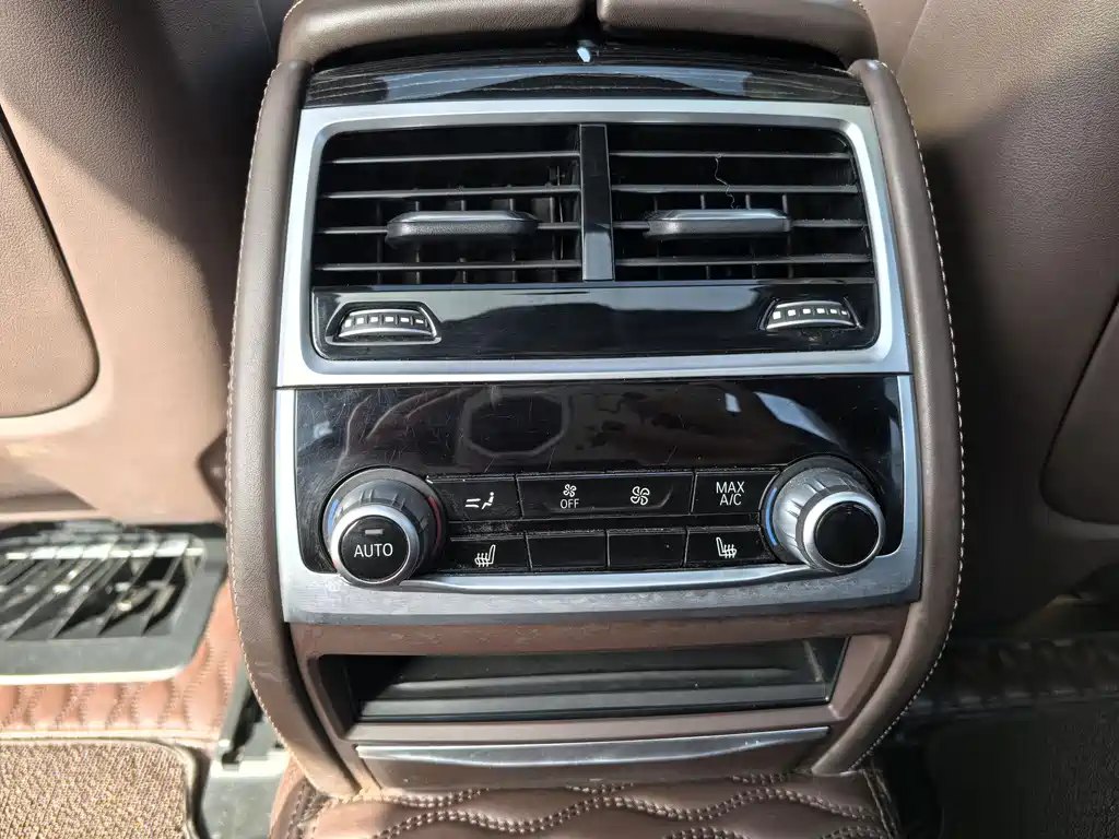 BMW 7 Series 2020 — фото 17