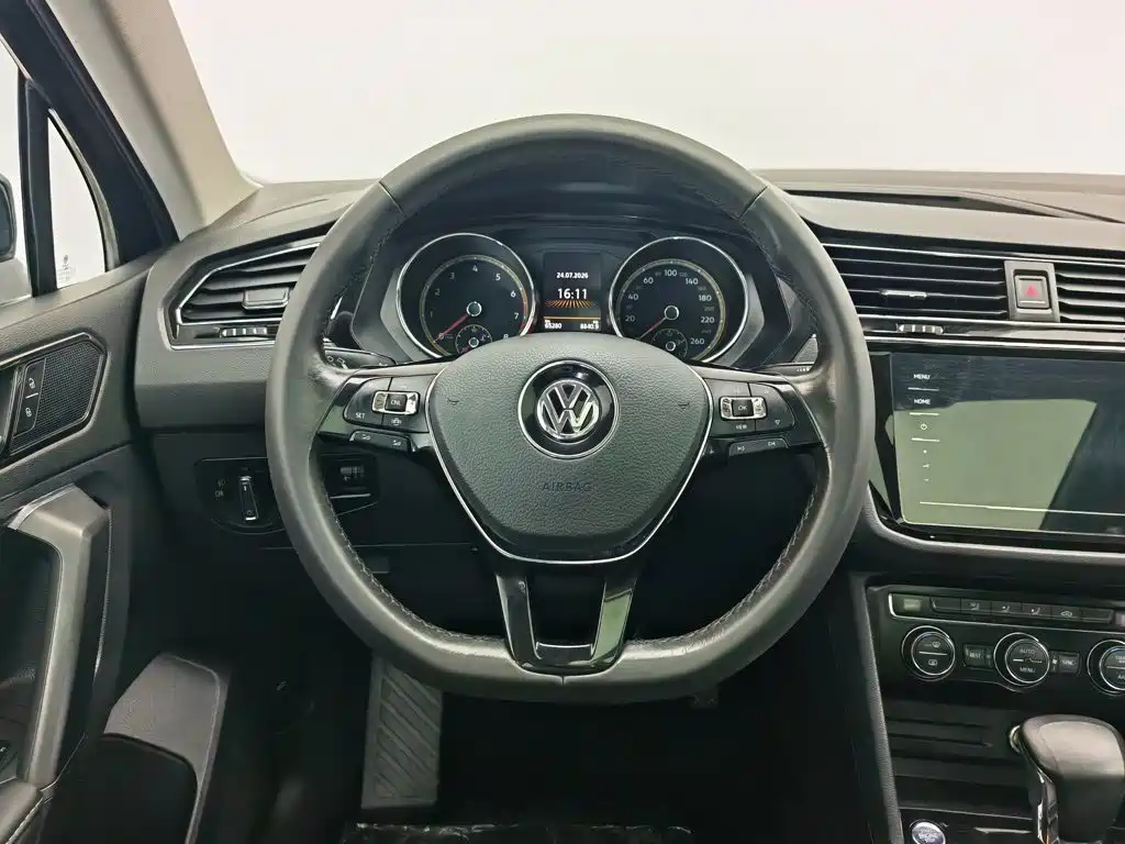 Volkswagen Tiguan L 2020 — фото 11