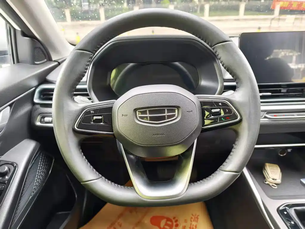 Geely Emgrand 2021