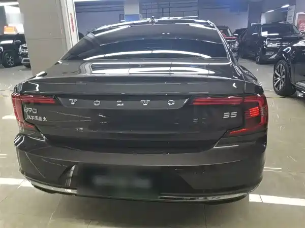 Volvo S90 2023