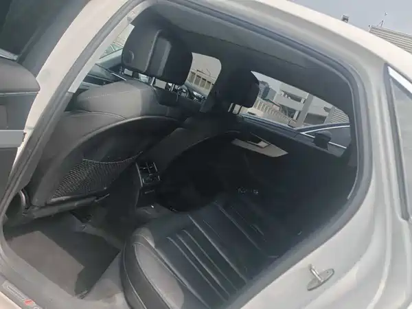 Audi A4L 2020