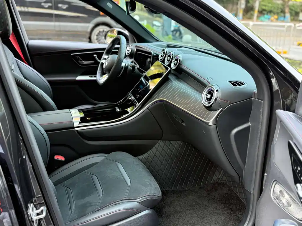 Mercedes-Benz GLC AMG 2025 — фото 11
