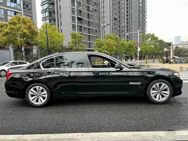 BMW 7 Series 2011