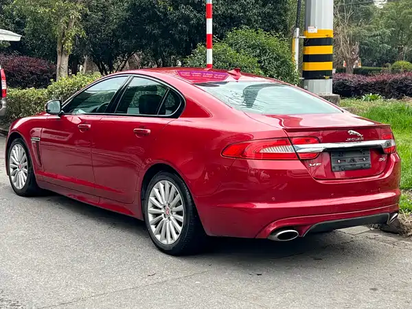 Jaguar XF 2015