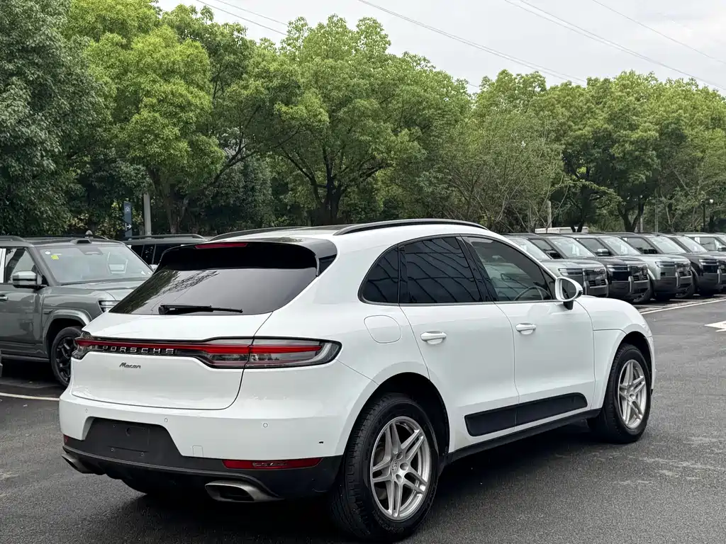 Porsche Macan 2019 — фото 22