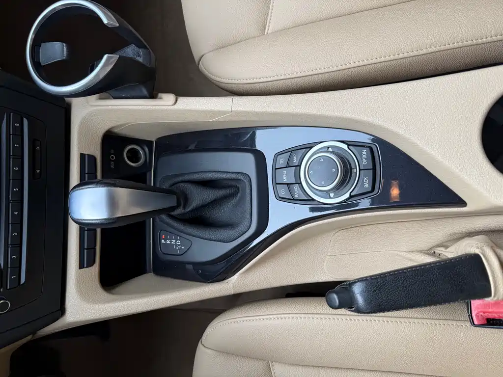 BMW X1 2011 — фото 12
