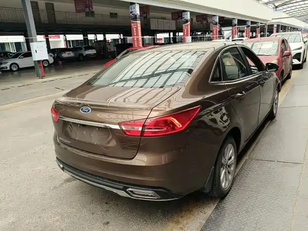 Ford Escort 2015