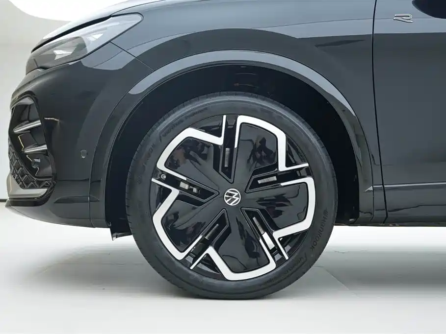 Volkswagen Tiguan L 2025 — фото 15