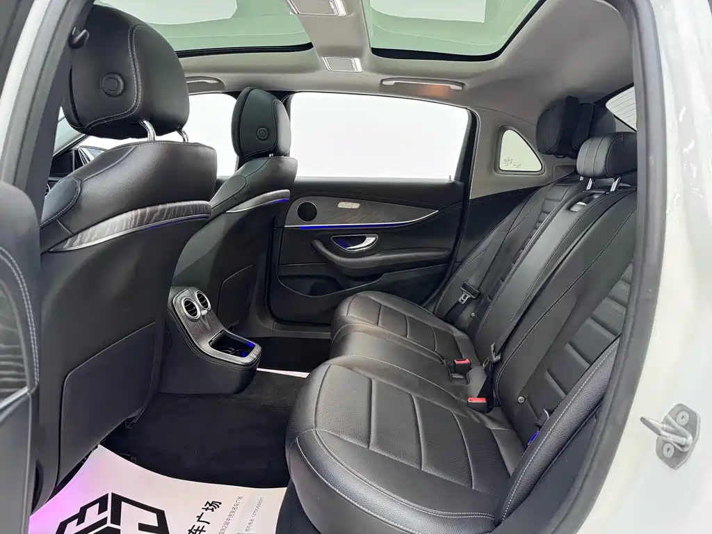 Mercedes-Benz E-Class 2022 — фото 12