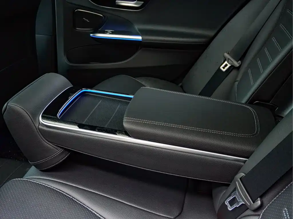 Mercedes-Benz C-Class 2023 — фото 13