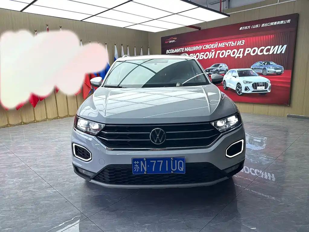 Volkswagen T-Roc 2023 — фото 2