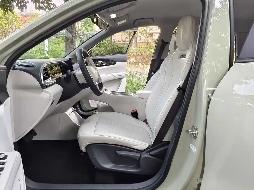 Geely Galaxy Starwish 2025 — фото 8