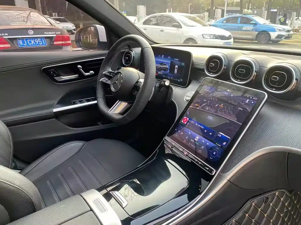 Mercedes-Benz C-Class 2023 — фото 7