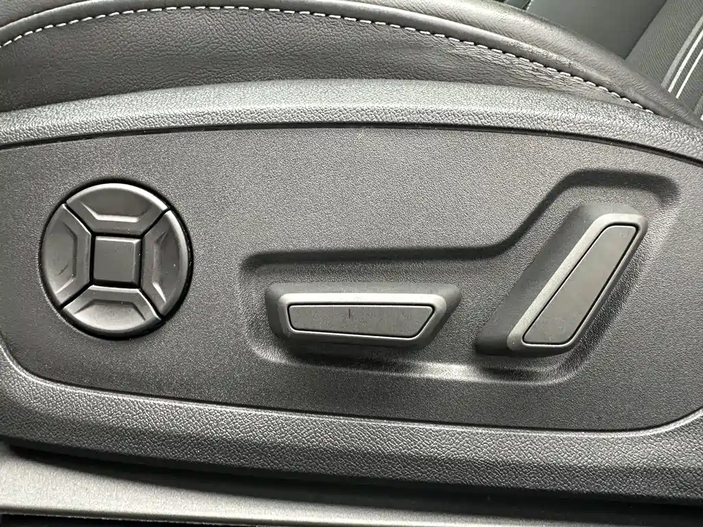 Audi A3 2023 — фото 12