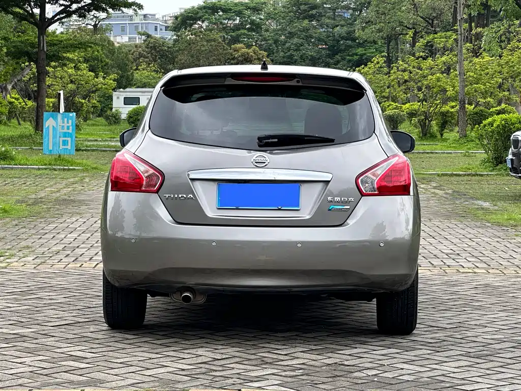 Nissan Tiida 2014 — фото 4