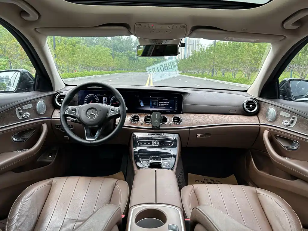 Mercedes-Benz E-Class 2017 — фото 13