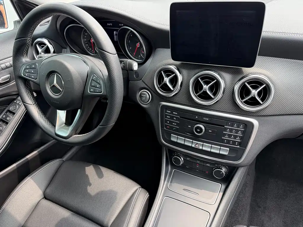 Mercedes-Benz GLA 2017 — фото 10