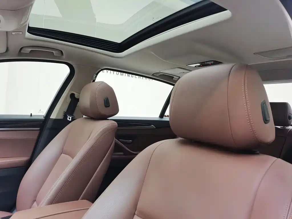 BMW 5 Series 2015 — фото 14