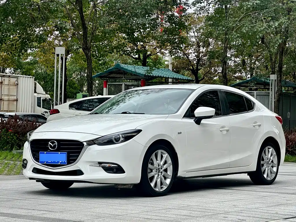 Mazda 3 Axela 2018 — фото 1
