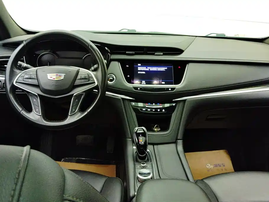 Cadillac XT5 2022 — фото 12