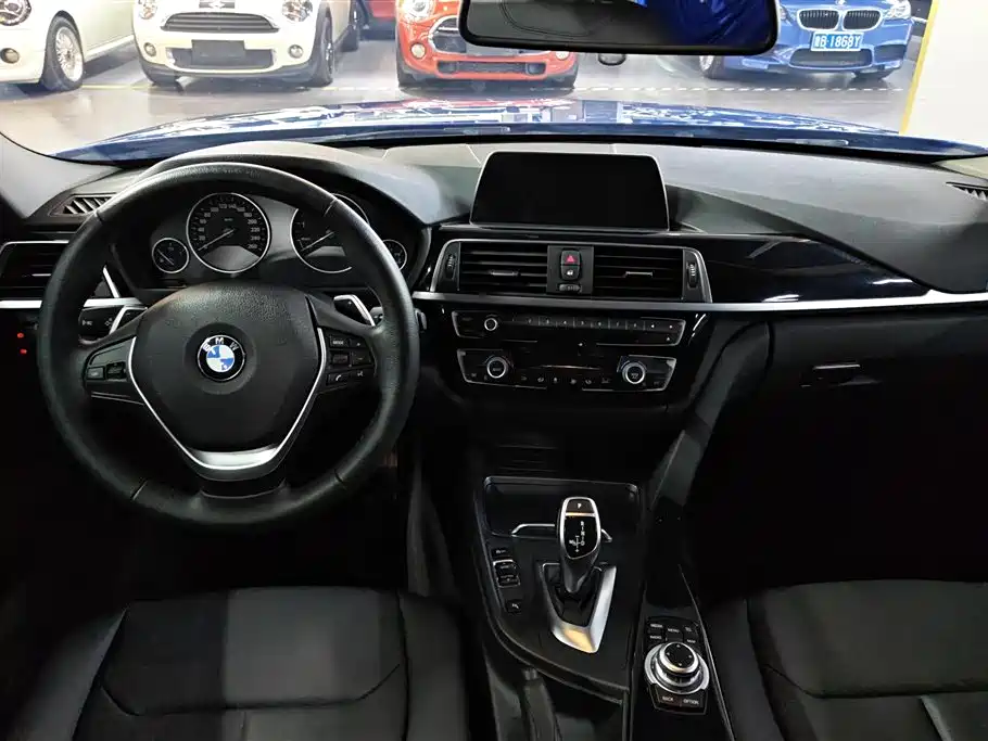 BMW 3 Series 2017 — фото 12