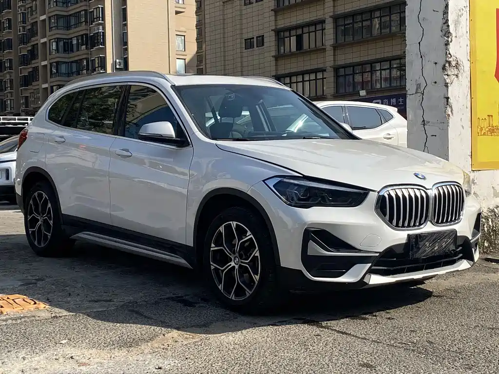 BMW X1 2022 — фото 3