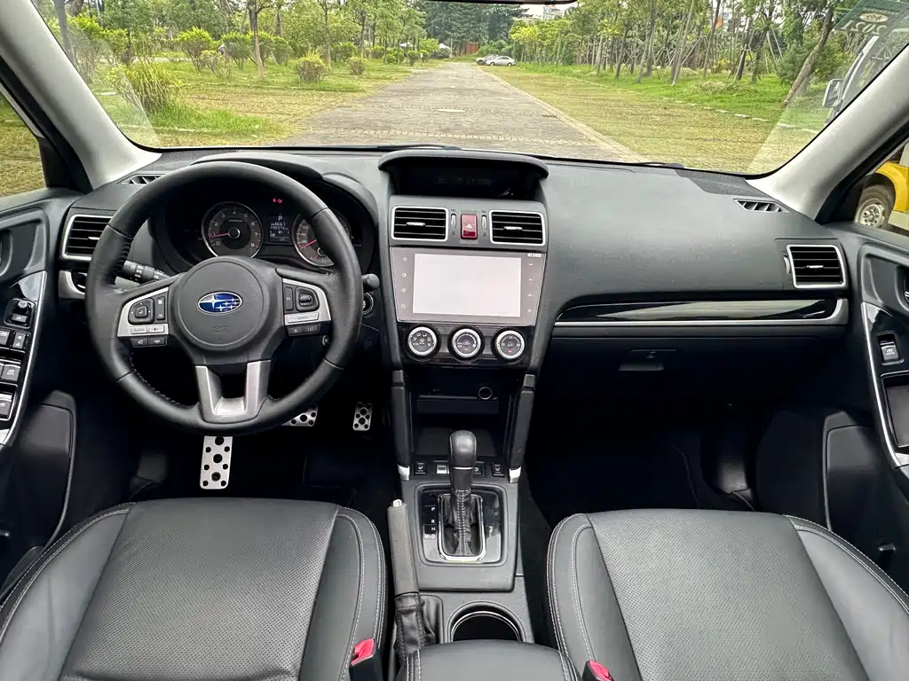 Subaru Forester 2017 — фото 10