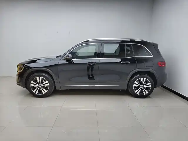 Mercedes-Benz GLB 2023