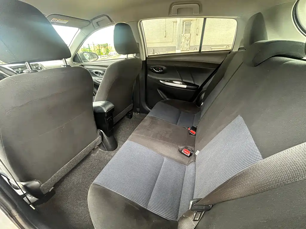 Toyota Yaris L 2016 — фото 10