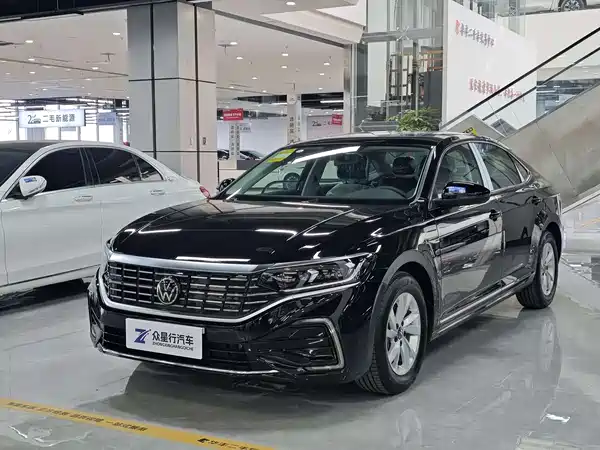 Volkswagen Passat Plug-In Hybrid 2025