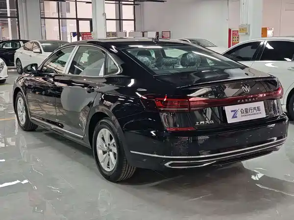 Volkswagen Passat Plug-In Hybrid 2025