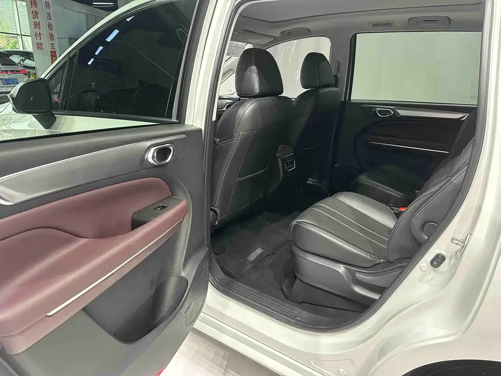 GAC Trumpchi M6 2023 — фото 15