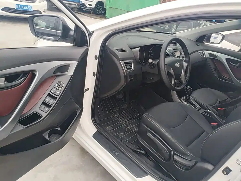 Hyundai Elantra Langdong 2016 — фото 16