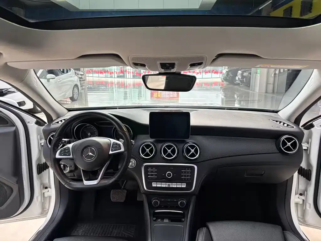 Mercedes-Benz GLA 2020