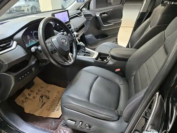 Toyota RAV4 2024