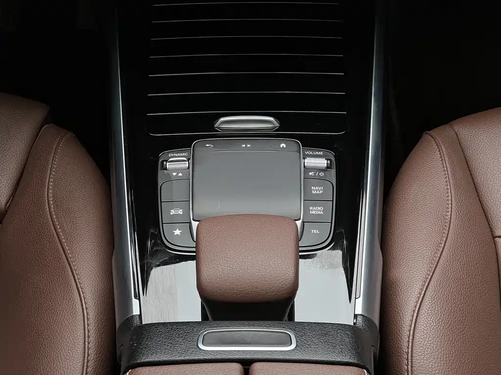 Mercedes-Benz GLB 2022 — фото 15