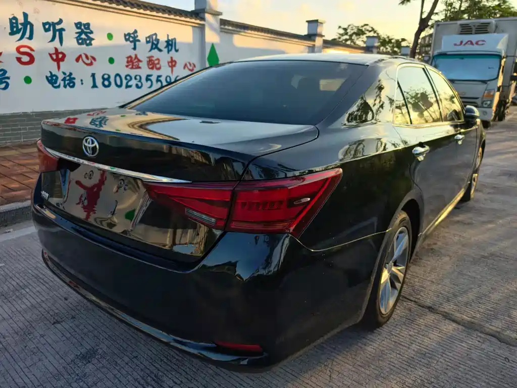 Toyota Crown 2015 — фото 9