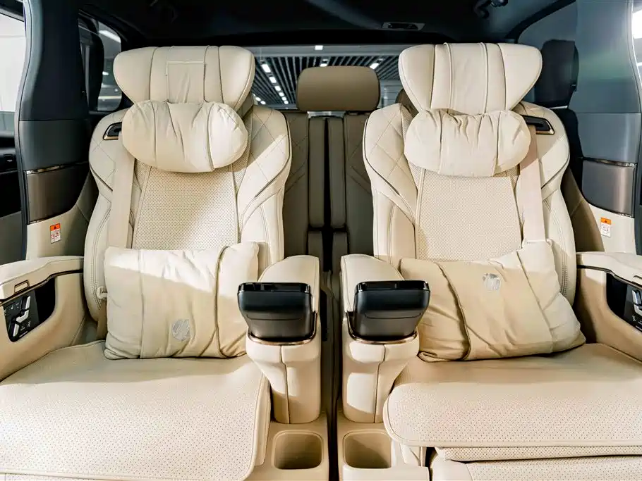 Toyota Alphard 2024 — фото 31