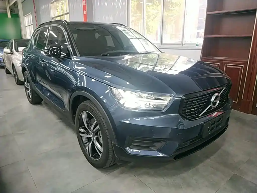 Volvo XC40 2022 — фото 4