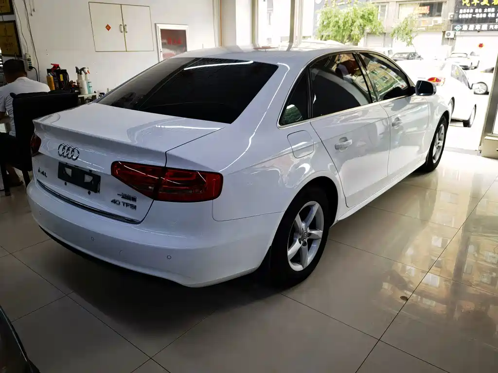 Audi A4L 2014