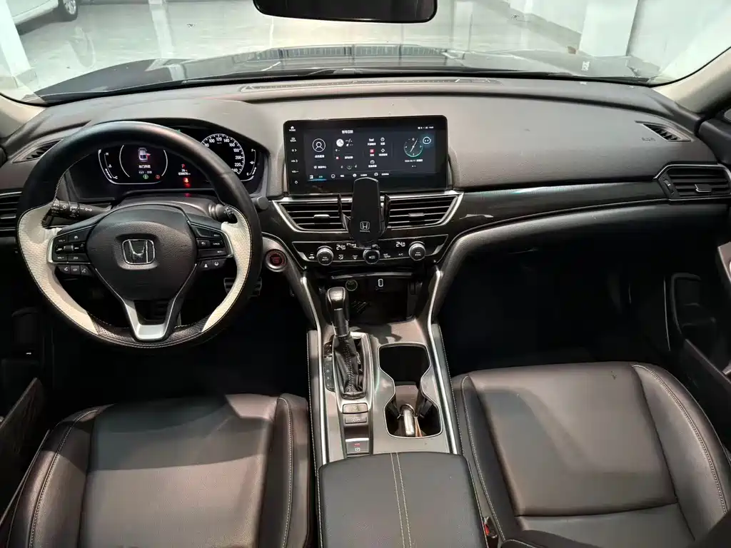 Honda Accord 2022 — фото 11
