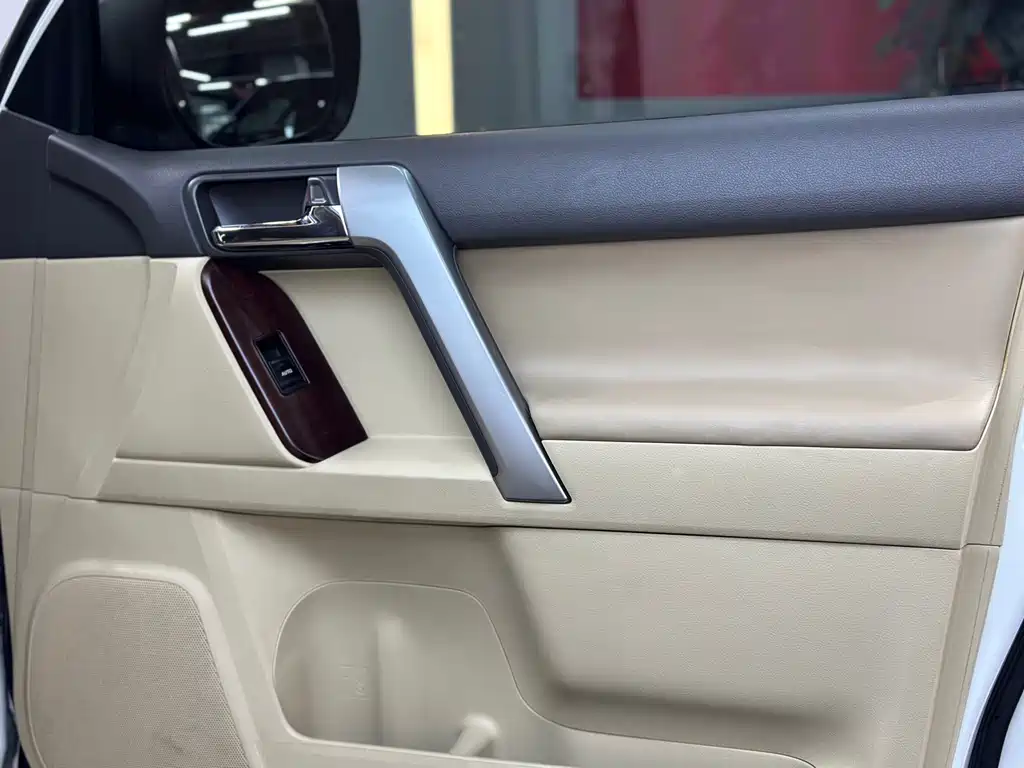 Toyota Prado 2017 — фото 10