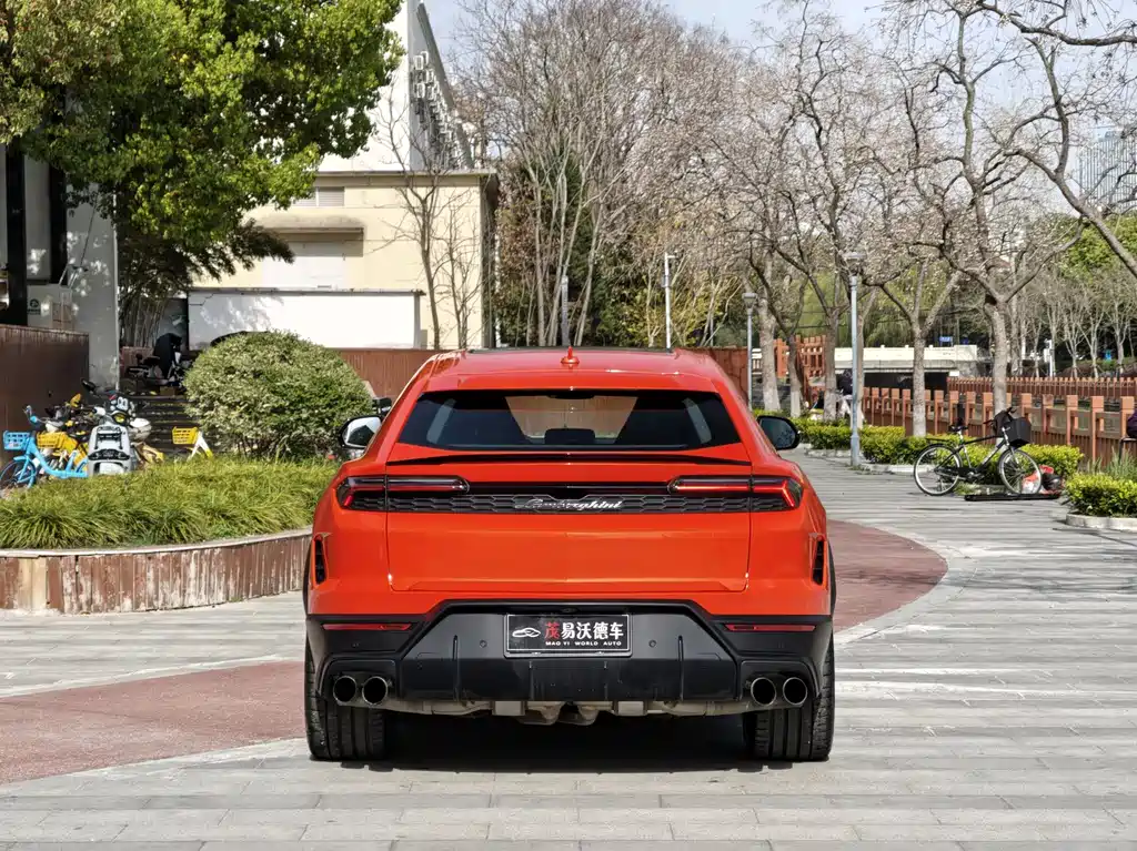 Lamborghini Urus SE 2026 — фото 6