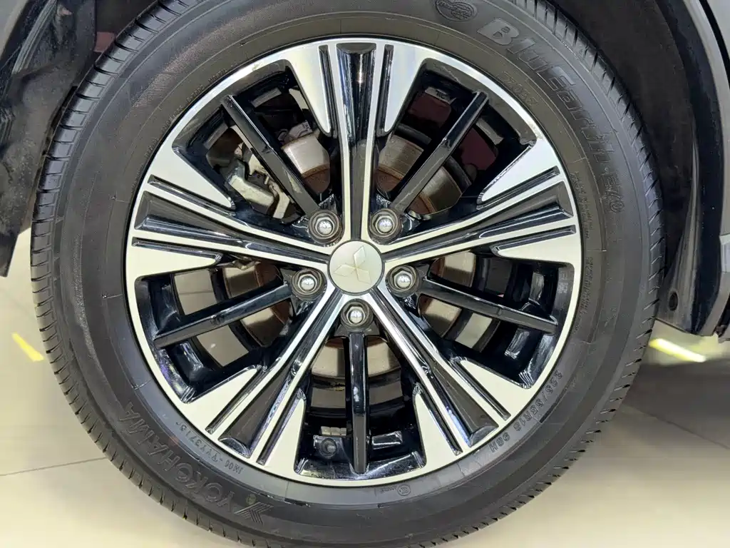 Mitsubishi Eclipse Cross 2018 — фото 24