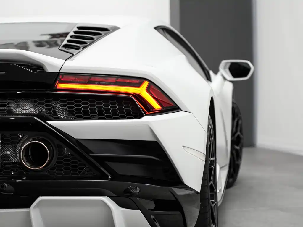 Lamborghini Huracán 2022 — фото 11