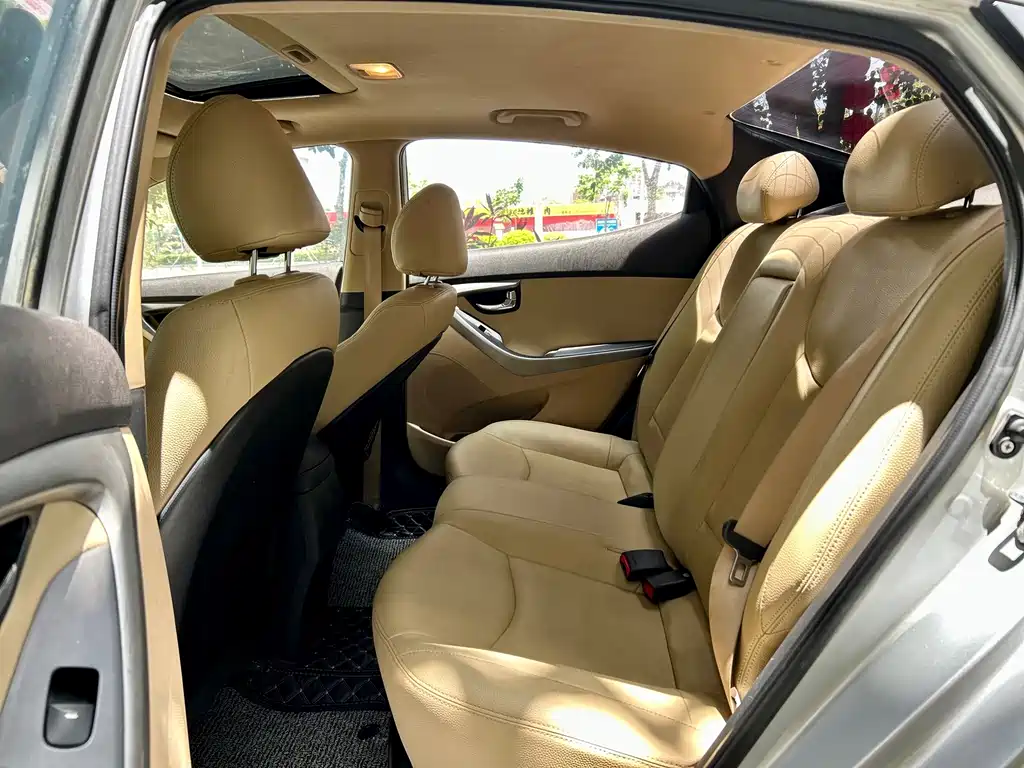 Hyundai Elantra 2013