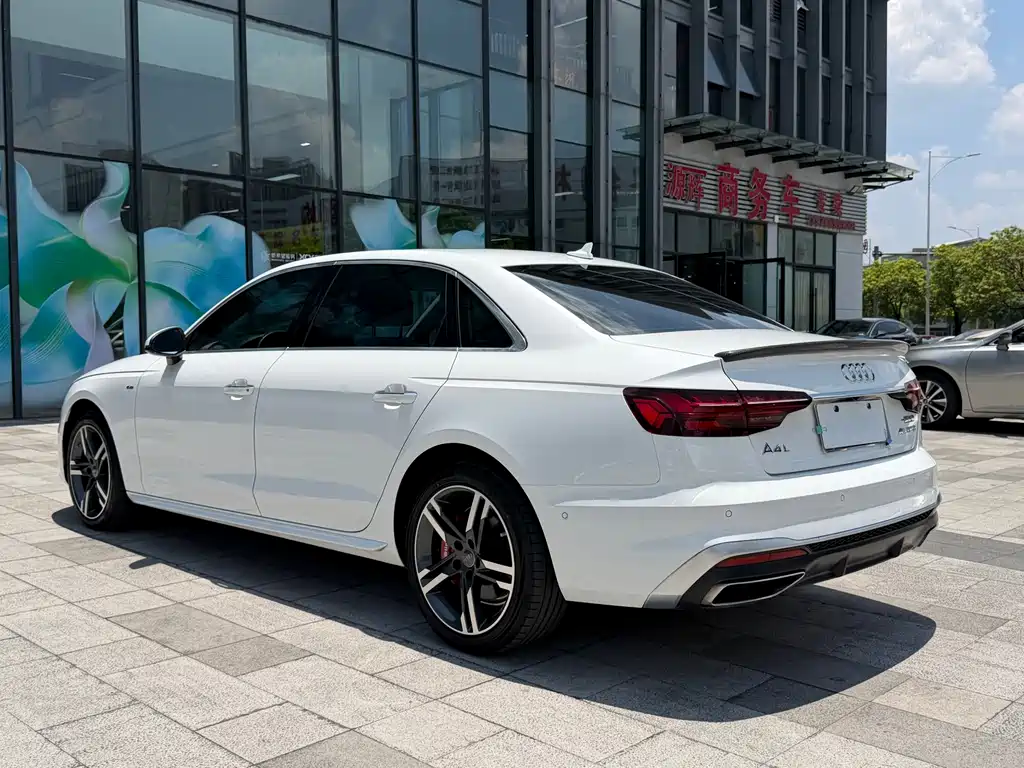 Audi A4L 2021